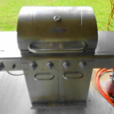 Sale Photo Thumbnail #22: Charbroil Advantage gas grill