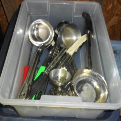 Sale Photo Thumbnail #35: Utensils