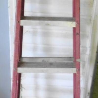 Sale Photo Thumbnail #39: fiberglass ladder