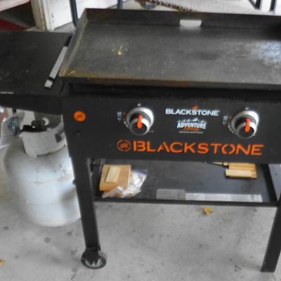 Sale Photo Thumbnail #1: 29" Blackstone gas griddle