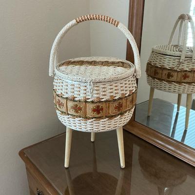 Vintage Singer Round Sewing Basket