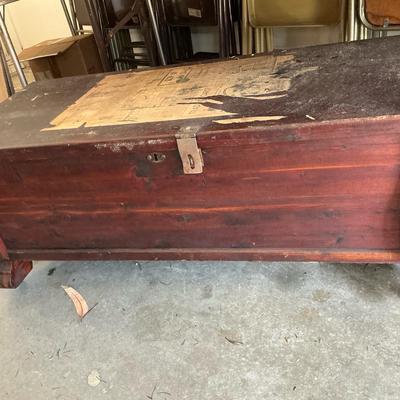 VTG Cedar Blanket Chest