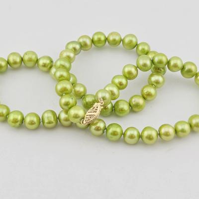 14k Pistachio Pearl Necklace 