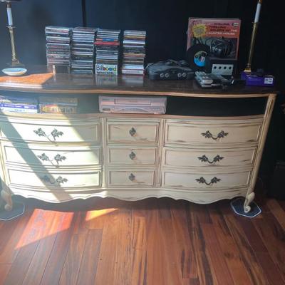 Dresser