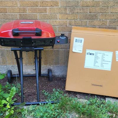 New Coleman Portable Gas Grill + (G)