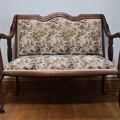 Antique Settee (BR1)