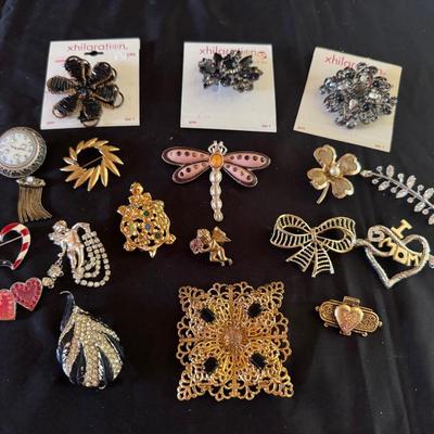 Lot 203: Vintage Brooches And Pins 