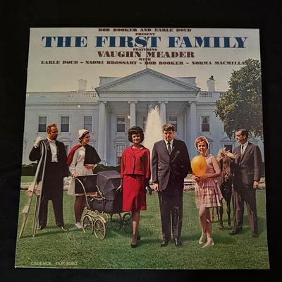 Lot 458: The First Family LP (1962) – Vaughn Meader, Cadence Records CLP 3060, Kennedy Era Satire