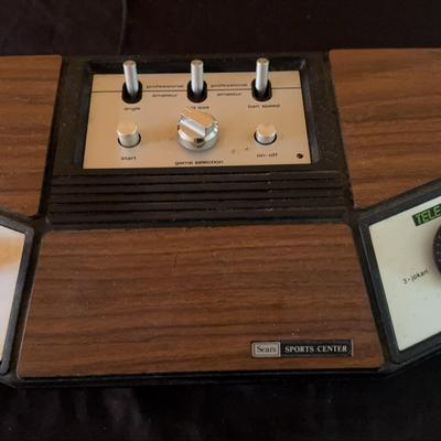 Lot 511: Vintage Sears Tele-Games Sports Center Pong Console by APF