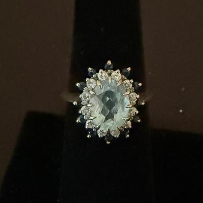 Lot 426: 14K Gold Cluster Ring with Simulated Gemstones – 4.8 Grams