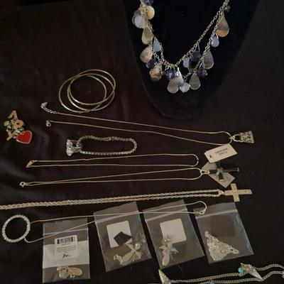 Lot 509: Costume Jewelry Mystery Lot