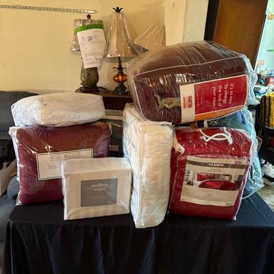 Lot 600: Large Assorted Bedding & Linens Lot – Comforters, Quilts, Mattress Pads, Sheets & More