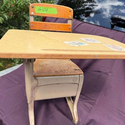 Lot 108: Vintage School Desk with Attached Chair – Mid-Century Metal & Wood Student Desk