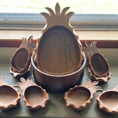 Lot 313:  Pineapple Wooden Servingware