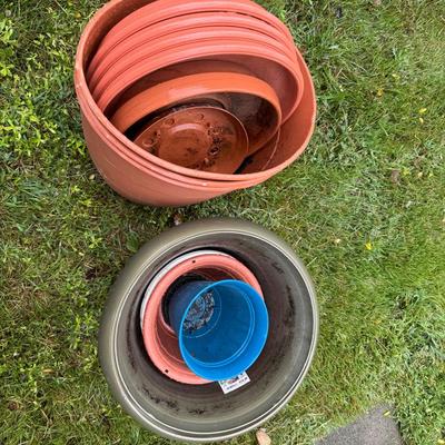 Lot274: Patio Planters 