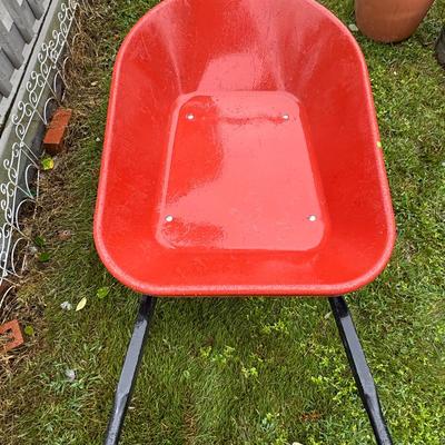 Lot 266: Plastic Wheelbarrow