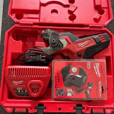 Lot 239: Milwaukee Battery Operated Cable Cutters (No Battery)