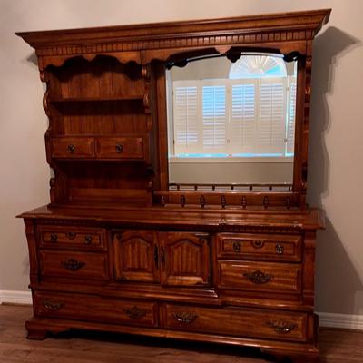 Beautiful Dresser with Mirror