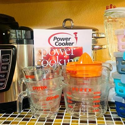 Power Cooker & Pyrex 
