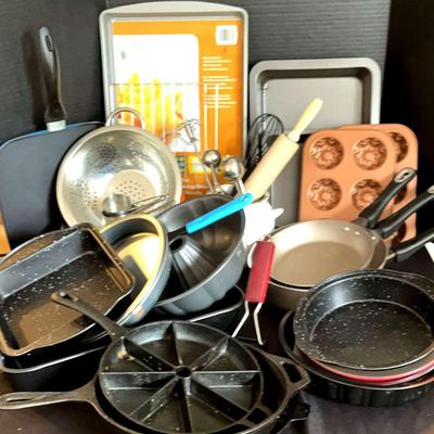 Kitchenware Collection Featuring Lodge Cast Iron Skillet & Bundt Pan