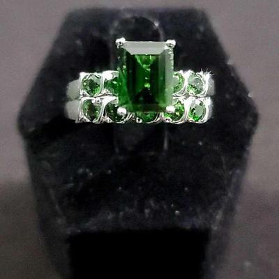 .925 Green Gemstone Ring Set: Size 10