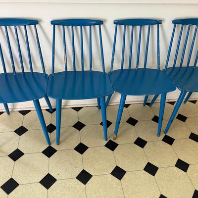 Set Of 4 J77 Chair in the Stye of Folke Pålsson