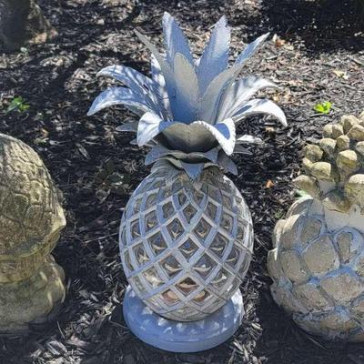 Outdoor Decorative Pineapples & Mushroom Garden Art