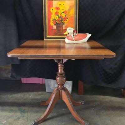Sr1027 vintage table with art