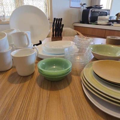 Fr134 selection of vintage dishware