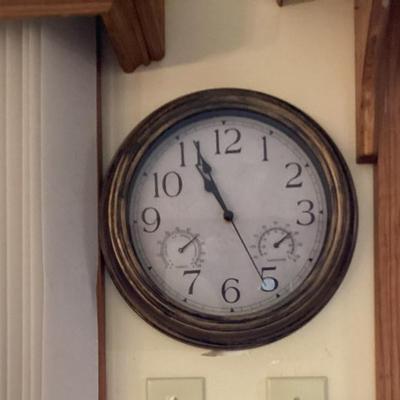 Sale Photo Thumbnail #197: Round wall clock