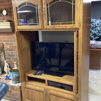 Sale Photo Thumbnail #279: Oak tv stand
