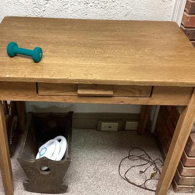 Sale Photo Thumbnail #293: Vintage writing table