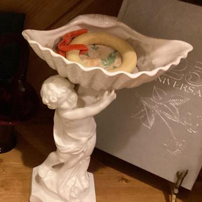 Sale Photo Thumbnail #89: Porcelain girl holding square dish