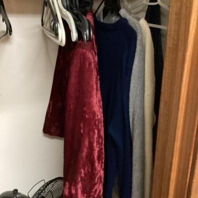 Sale Photo Thumbnail #73: Clothing