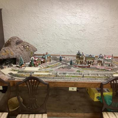 Sale Photo Thumbnail #46: Train table