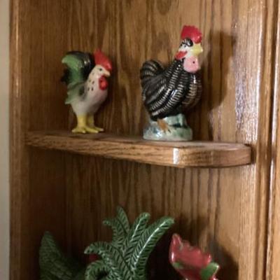 Sale Photo Thumbnail #193: Roosters on the shelf