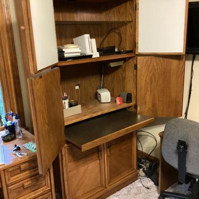 Sale Photo Thumbnail #254: Computer armoire