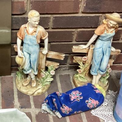 Sale Photo Thumbnail #153: Farmer man and woman figurines