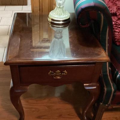 Sale Photo Thumbnail #269: Broyhill cherry Queen Anne style end table