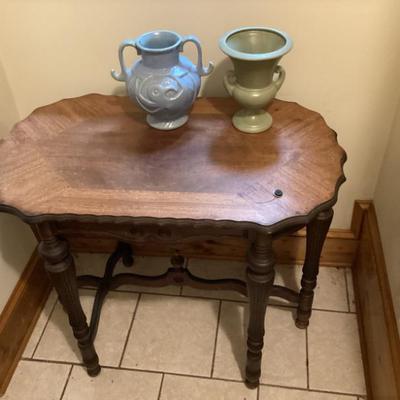 Sale Photo Thumbnail #294: Wooden scalloped edge accent table