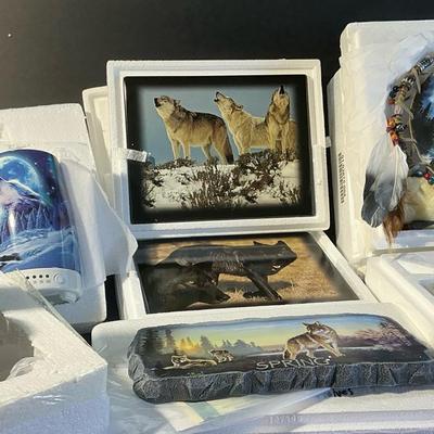 Wolf Dream Catchers, Plaques And Statues From The Bradford Exchange 