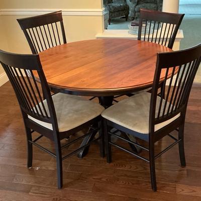 Pedestal Dining Table w/ 4 Chairs & Leaf