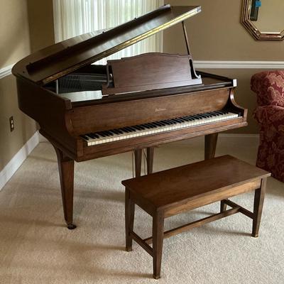 1985 Baldwin Baby Grand Piano w/ Bench