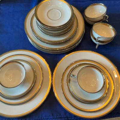 Syracuse Chine Made In USA Platinum And Gold Band 6pc Place Setting 