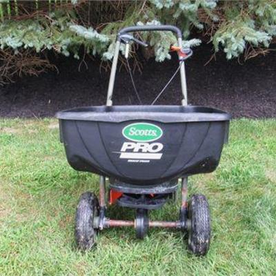 Scott's Pro Edge Guard Broadcast Spreader .jpg