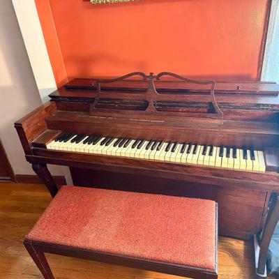 Piano & Bench