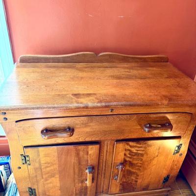 Primitive Cabinet/Dry Sink