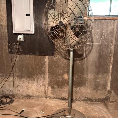 General Electric - 72” Tall Industrial Fan *TESTED