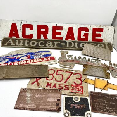 Vintage Signs & License Plates 