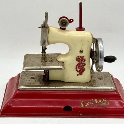 Straco Sew-O-Matic Senior Toy Sewing Machine
